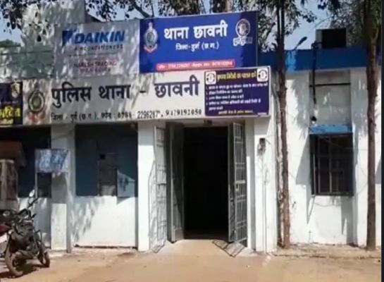 भिलाई के सपना टाकीज के पास महिला ने खुद को लगाई आग