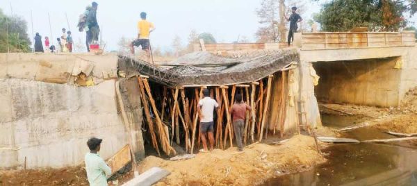 गंगालूर में बन रहा निर्माणधीन पुल धराशायी