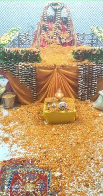 श्री श्री लक्ष्मीनारायण व महाकालेश्वर मंदिर में फूलों की होली 