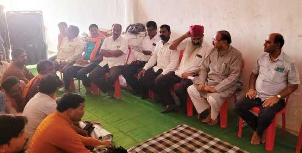 भाजपा की बैठक, कार्यकर्ताओं को जिम्मेदारी सौंपी