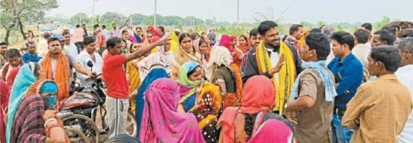 सरदा में स्टील प्लांट लगाने के विरोध में ग्रामीण हुए लामबंद, महिलाओं ने निर्माण पर लगाई रोक 