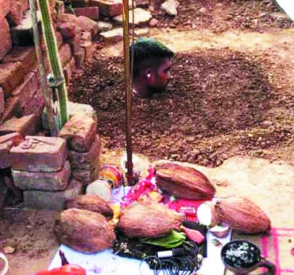 नवरात्र पर युवक ने ली 9 दिनों की समाधि
