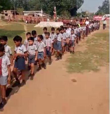 स्कूली बच्चों ने निकाली मतदाता जागरूकता रैली