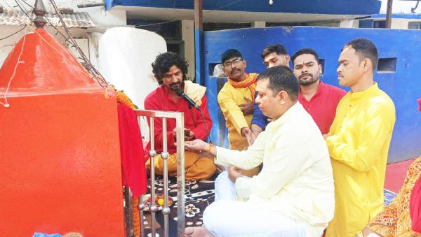 मंदिरों में हनुमान चालीसा का पाठ, जयंती पर कई आयोजन