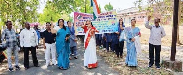 रैली निकालकर ग्रामीण मतदाताओं को किया प्रेरित