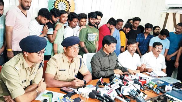 आईपीएल सट्टा : पुणे-मुंबई से 26 गिरफ्तार, 30 करोड़ का हिसाब मिला