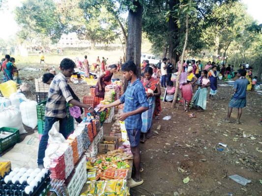 अरनपुर में बाजार से ग्रामीणों को सुविधा