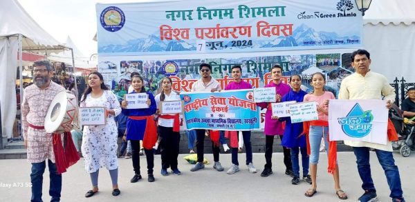 स्वयंसेवक व कलाकारों ने शिमला में जन जागरूकता अभियान चलाया