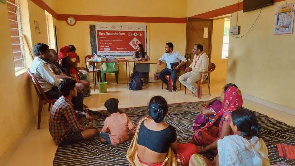 रजपुरिकला और मानिकप्रकाशपुर में पीरामल फाउंडेशन ने सिकल सेल को लेकर ग्रामीणों को किया जागरूक