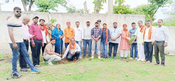 पीएम मोदी ने देश की जनता से किया आह्वान एक पेड़ लगाए अपने माँ के नाम-भाजपा