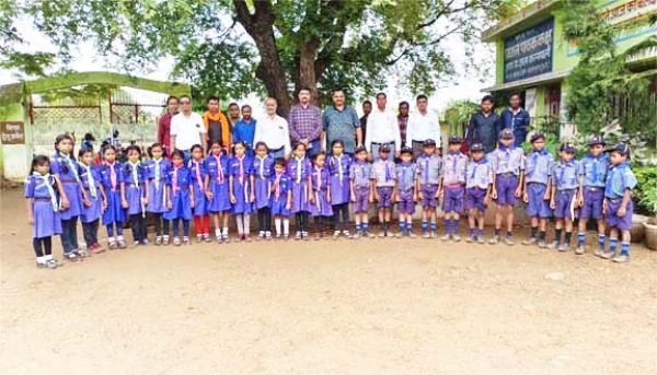 बैगलैस डे पर करनापासी स्कूल पहुंचे उप संचालक शिक्षा