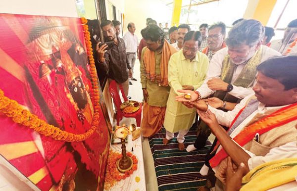 सांसद- विधायक ने शीतला और लक्ष्मी नारायण मंदिर परिसर में देव सराय स्थल का किया लोकार्पण