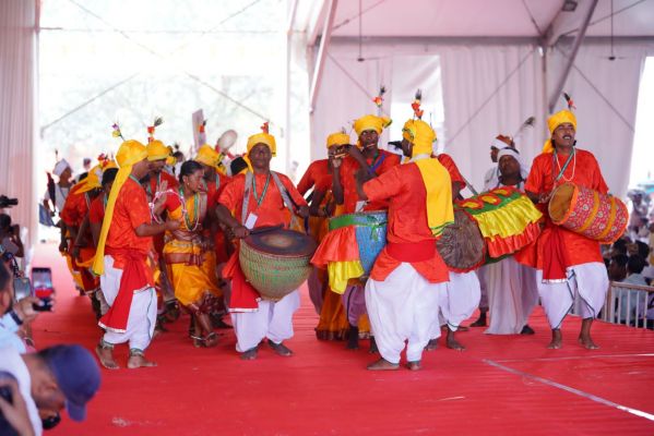 आदिवासी नृत्य महोत्सव और राज्योत्सव शुरू 
